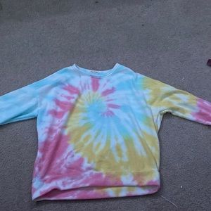 This is a women’s tie die sweater the brand is heart & hips